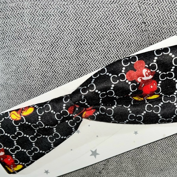 Kids 5pc Hat Glove & Scarf Set w/ Accessories - Picture 3 of 4